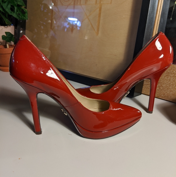 Red leather Nine West Love Fury Pumps - Picture 5 of 6